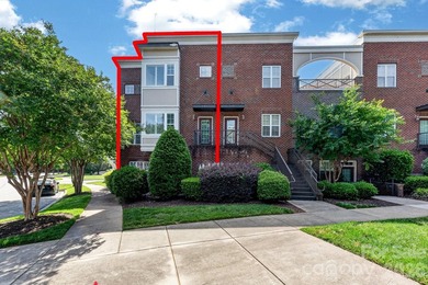 Stunning Corner Brownstone townhome with Expansive Rooftop - photo 1