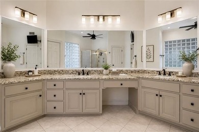Beautifully maintained home featuring rich hardwood flooring - photo 15