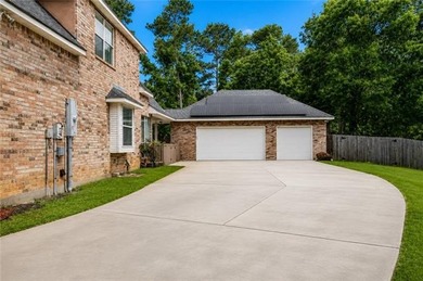 Beautifully maintained home featuring rich hardwood flooring - photo 34