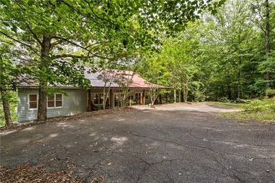Talk about quintessential Lake Martin cabin living in a PRIME - photo 2