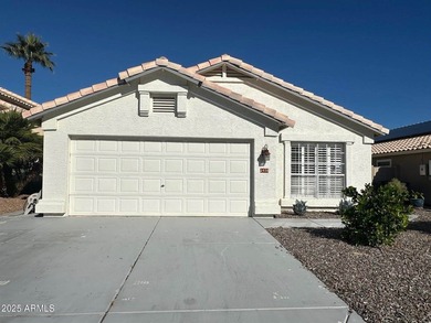 Beautiful waterfront home located in one of Chandler's premier - photo 2