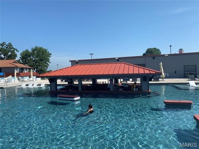 Updated 3rd-floor condo in Osage Vistas at Lake Ozark offering a - photo 3