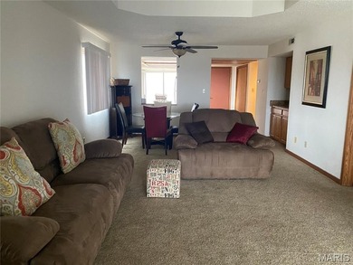 Updated 3rd-floor condo in Osage Vistas at Lake Ozark offering a - photo 5