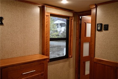 WOW! Price reduction on this 2016- 40 ft. luxury Vanleigh fifth - photo 12