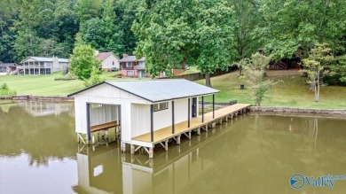 Lake Home For Sale in Guntersville, Alabama