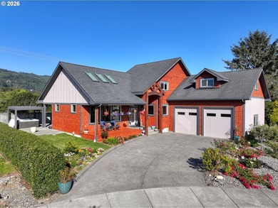 Coastal luxury meets comfort in this custom home within a - photo 2