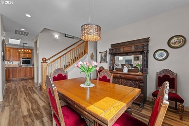 Coastal luxury meets comfort in this custom home within a - photo 9