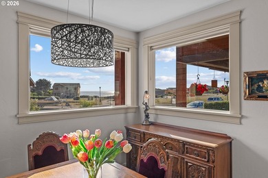 Coastal luxury meets comfort in this custom home within a - photo 10