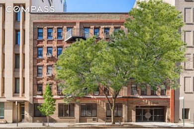 Residence 4D at 622 Greenwich Street is a rare three-bedroom - photo 13