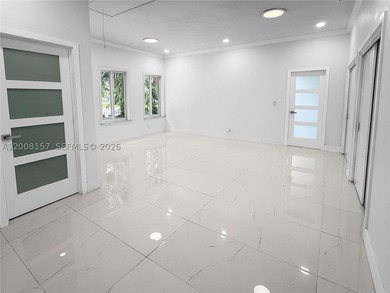 Beautiful and spacious residence located in one of the most - photo 17