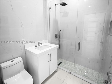 Beautiful and spacious residence located in one of the most - photo 18