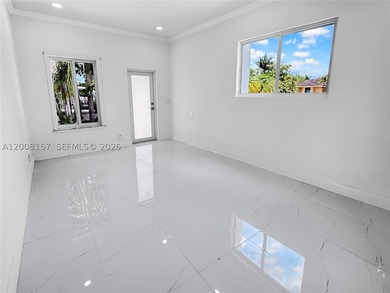 Beautiful and spacious residence located in one of the most - photo 19