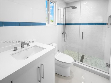 Beautiful and spacious residence located in one of the most - photo 25