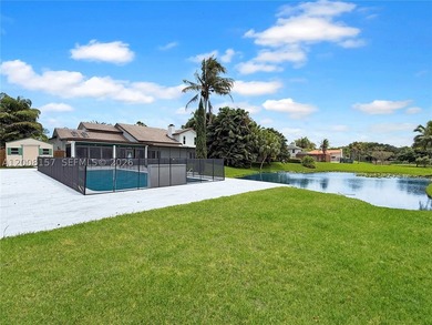 Beautiful and spacious residence located in one of the most - photo 32