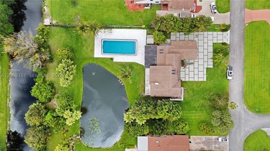 Beautiful and spacious residence located in one of the most - photo 37