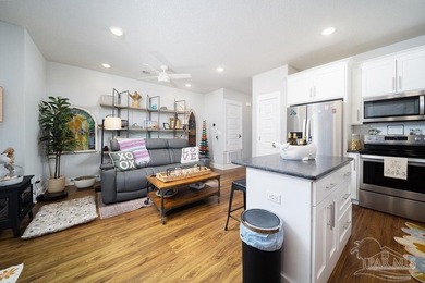 You'll love this charming 2019 townhouse-bright, comfortable - photo 4