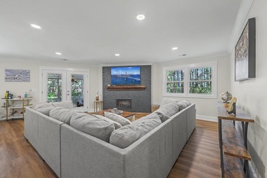 Tucked away on a quiet cul-de-sac, this beautifully renovated - photo 11