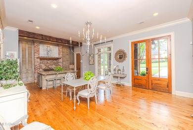 Located in Reunion, one of Madison's most established