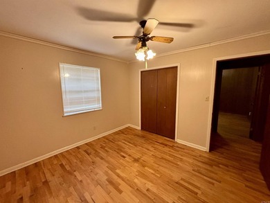 BEAUTIFUL LARGE CORNER PROPERTY!!! This well maintained brick - photo 16