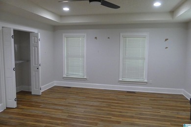 This is a spacious home with 13.55 acres with unlimited rental - photo 18