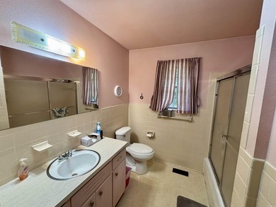BEAUTIFUL LARGE CORNER PROPERTY!!! This well maintained brick - photo 20