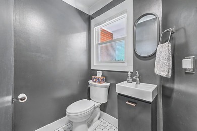 Tucked away on a quiet cul-de-sac, this beautifully renovated - photo 21