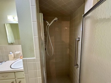 BEAUTIFUL LARGE CORNER PROPERTY!!! This well maintained brick - photo 22