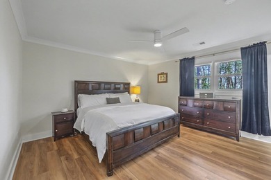 Tucked away on a quiet cul-de-sac, this beautifully renovated - photo 22