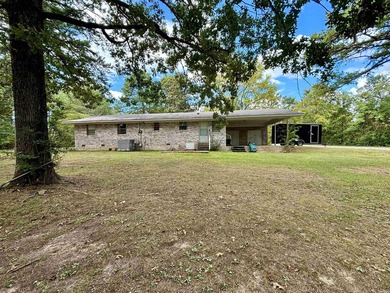 BEAUTIFUL LARGE CORNER PROPERTY!!! This well maintained brick - photo 23