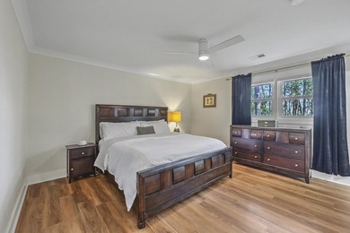 Tucked away on a quiet cul-de-sac, this beautifully renovated - photo 23