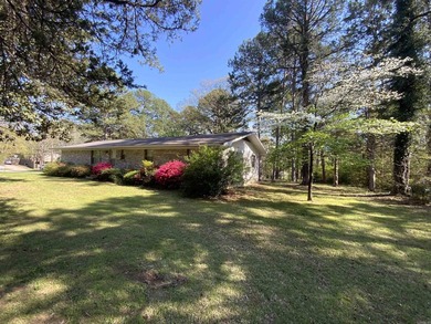 BEAUTIFUL LARGE CORNER PROPERTY!!! This well maintained brick - photo 24