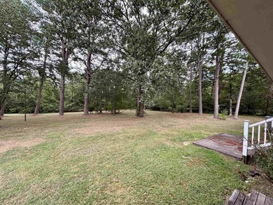 BEAUTIFUL LARGE CORNER PROPERTY!!! This well maintained brick - photo 25