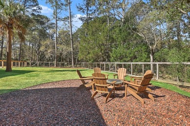 Tucked away on a quiet cul-de-sac, this beautifully renovated - photo 35