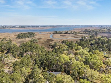 Tucked away on a quiet cul-de-sac, this beautifully renovated - photo 45