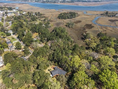 Tucked away on a quiet cul-de-sac, this beautifully renovated - photo 47