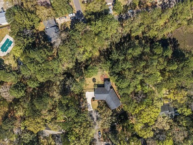 Tucked away on a quiet cul-de-sac, this beautifully renovated - photo 48