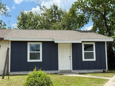 Investor Special! This partially renovated gem in Panama City is - photo 2