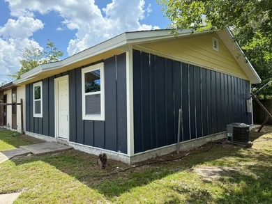 Investor Special! This partially renovated gem in Panama City is - photo 3