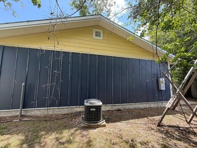 Investor Special! This partially renovated gem in Panama City is - photo 4