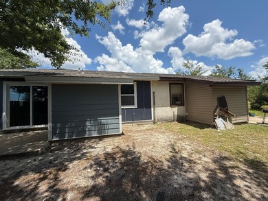 Investor Special! This partially renovated gem in Panama City is - photo 9