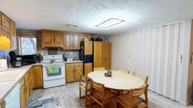 Historic Old Boyscout Cabin. - photo 2