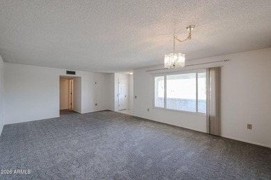 Looking to enjoy a Sun City Lifestyle? This is a well maintained - photo 5