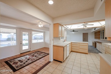 Looking to enjoy a Sun City Lifestyle? This is a well maintained - photo 8