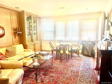 Beautiful center hall colonial situated on a 100 x 80 corner lot - photo 7