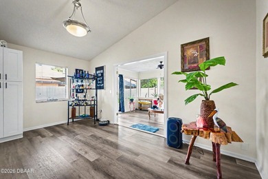 Beautifully updated 3bd, 2ba residence w/ a 2-car garage - photo 13