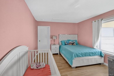 Welcome to this beautifully maintained Post-Modern ranch - photo 16