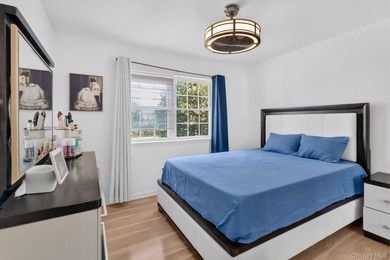 Welcome to this beautifully maintained Post-Modern ranch - photo 18