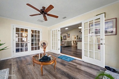 Beautifully updated 3bd, 2ba residence w/ a 2-car garage - photo 23