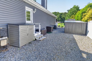 Welcome to this beautifully maintained Post-Modern ranch - photo 24