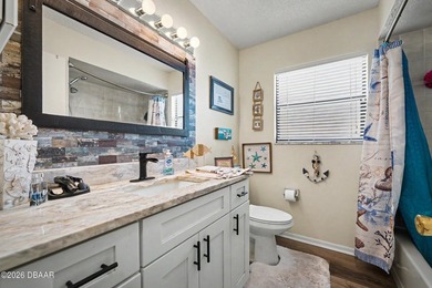 Beautifully updated 3bd, 2ba residence w/ a 2-car garage - photo 25